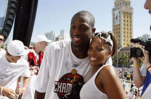 总决赛首日看点：陈熠再战朱雨玲能否扳回一城？此前曾遭遇三连败（总决赛揭幕日焦点：陈熠再遇朱雨玲，能否终结对其三连败？）