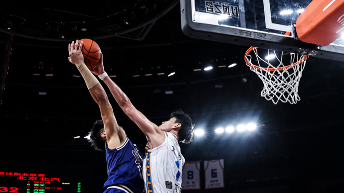 NBA球员专访：詹姆斯谈团队合作,（NBA独家专访：詹姆斯解读团队合作的力量）