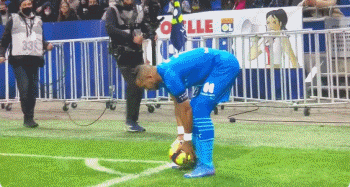 历史首次女裁判担任中超主裁，董方雨将执法西海岸vs亚泰（中超史上首位女主裁上任：董方雨将执法西海岸对亚泰）