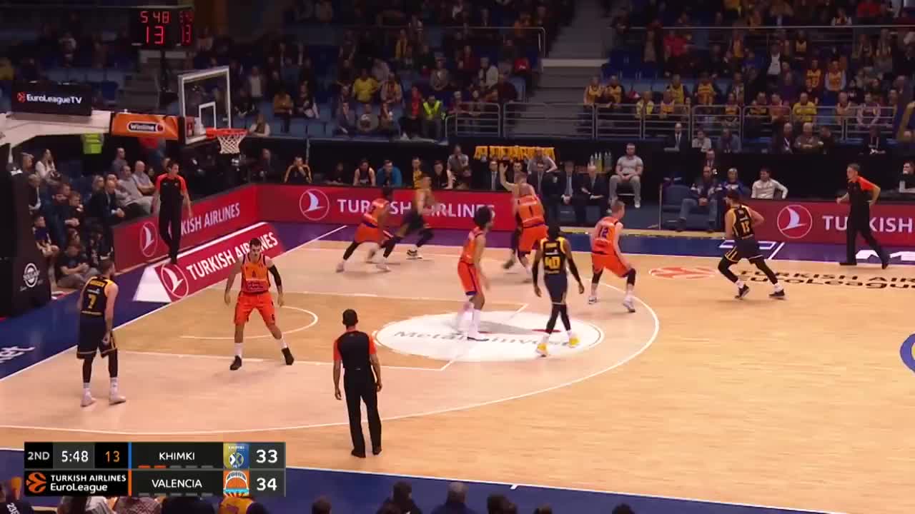 西甲报告显示，毕包主场球迷多次喊骂维尼修斯、阿森西奥口号（西甲通报：毕尔巴鄂主场球迷多次辱骂维尼修斯与阿森西奥）