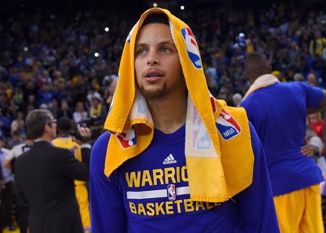 火箭哈登末节爆发连得15分（火箭核心哈登末节发威 连拿15分）