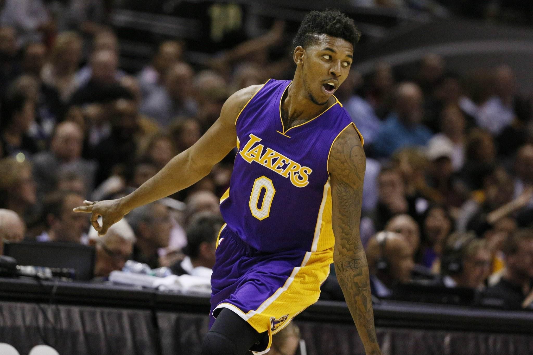 ESPN：费内巴切队长扬达什涉赌被捕，据称是通过他人下注（ESPN：费内巴切队长扬达什因涉嫌参与赌博被拘，传通过他人代为下注）